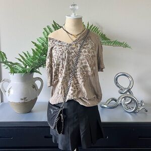 Hugo Boss V Neck grunge pattern brown t shirt with a relaxed fit